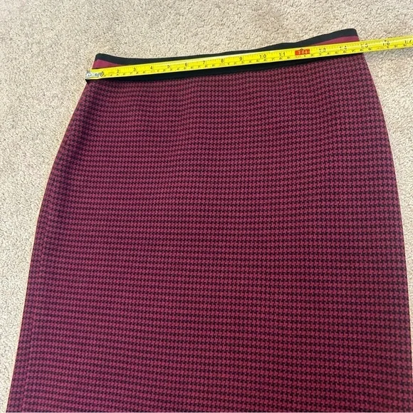 KARL Lagerfeld red Burgundy black geometric print knit pencil skirt Sz M NWT - Picture 9 of 11